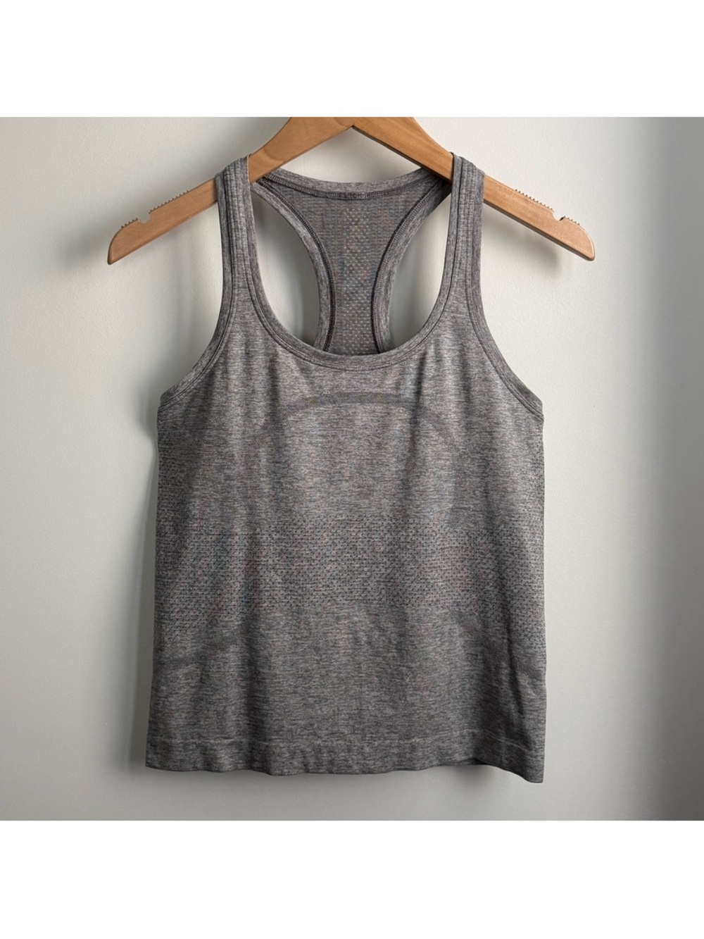 Lululemon Swiftly Tech Racerback Tank Top 2.0 Race Length Slate / White Size 14